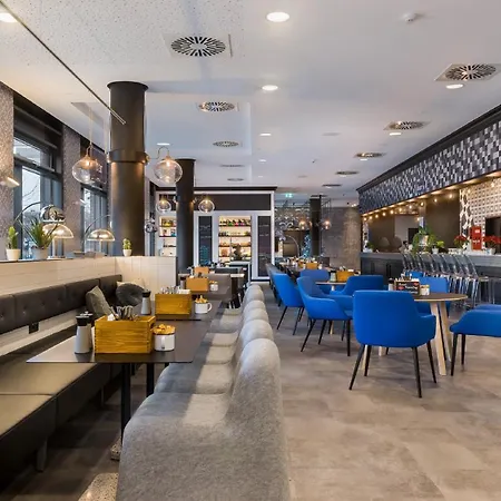 - The Niu, Square By Ihg Hotel City Airport Mannheim