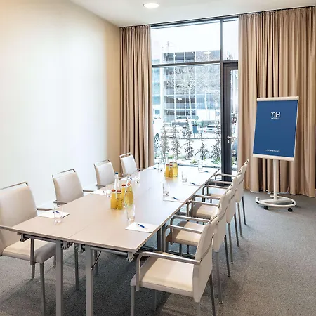 - The Niu, Square By Ihg 3*