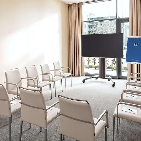 - The Niu, Square By Ihg 3*