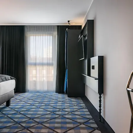 - The Niu, Square By Ihg 3*