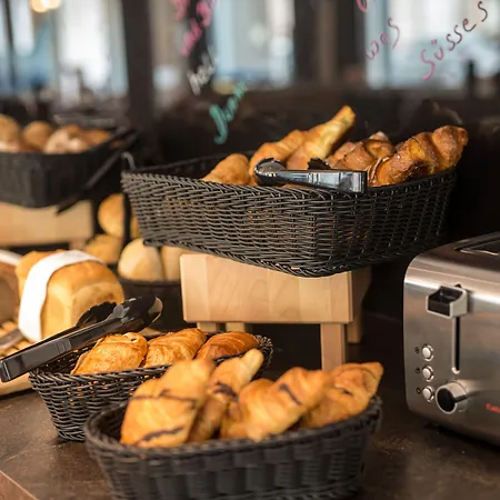 - The Niu, Square By Ihg Hotel