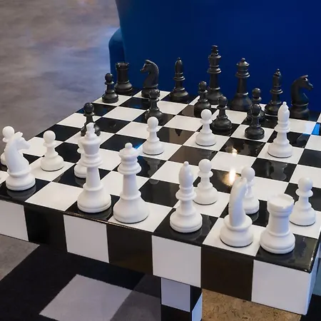 - The Niu, Square By Ihg 3*