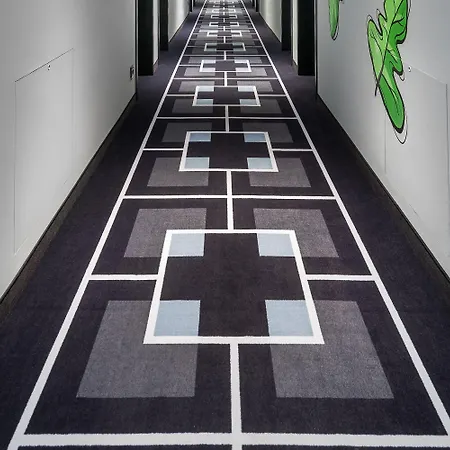 호텔 - The Niu, Square By Ihg 3*