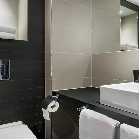 - The Niu, Square By Ihg