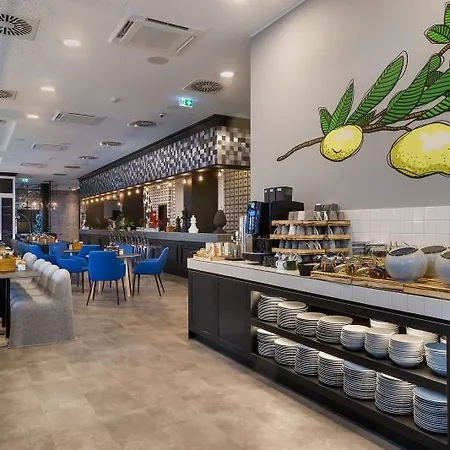 - The Niu, Square By Ihg Hotel