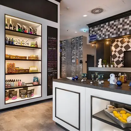 - The Niu, Square By Ihg
