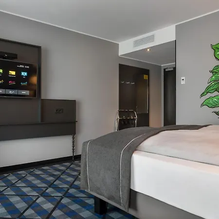 - The Niu, Square By Ihg Hotel 3*