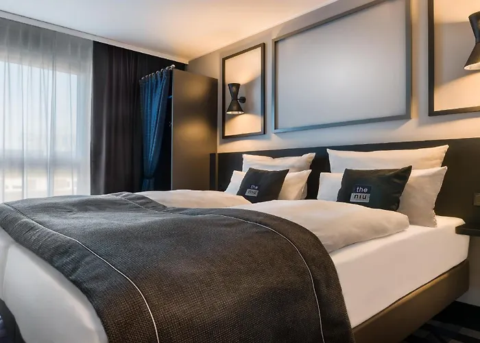 - The Niu, Square By Ihg 3*