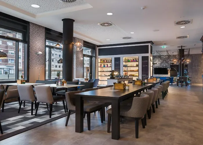 - The Niu, Square By Ihg Hotel 3*