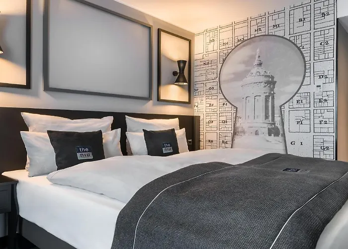 - The Niu, Square By Ihg 3*