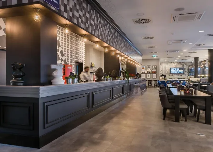 - The Niu, Square By Ihg Hotel