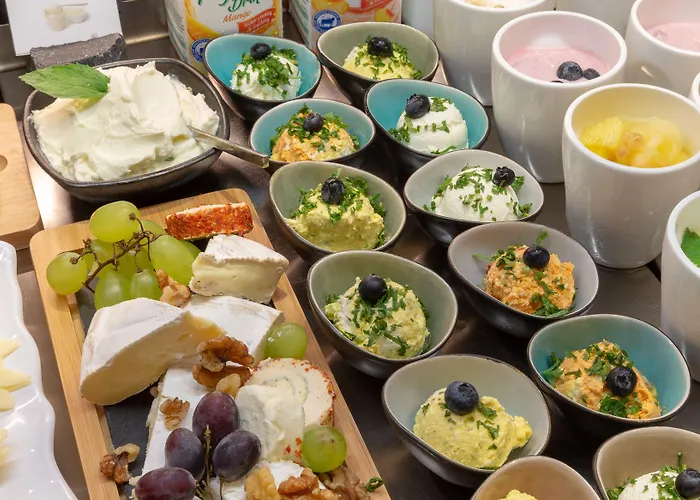 - The Niu, Square By Ihg Hotel 3*