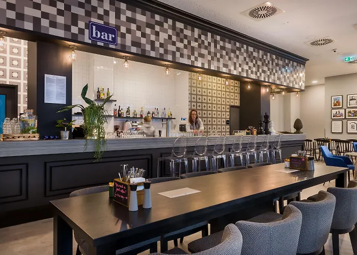 - The Niu, Square By Ihg Hotel 3*