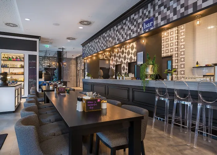 - The Niu, Square By Ihg 3*