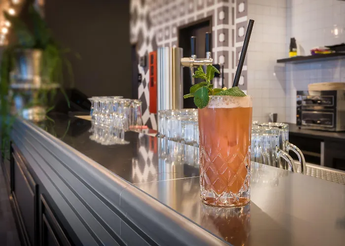 - The Niu, Square By Ihg