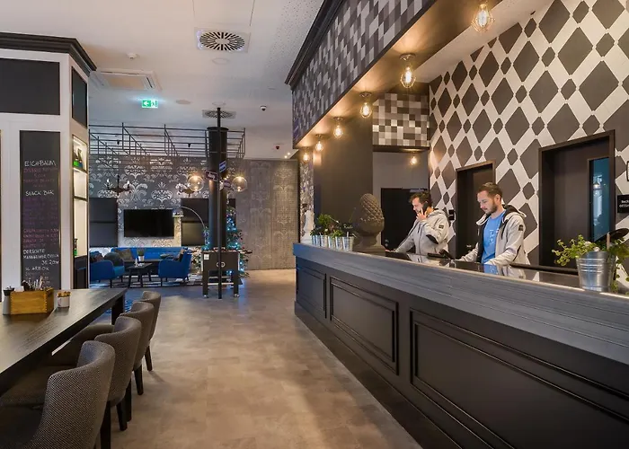 - The Niu, Square By Ihg Hotel 3*